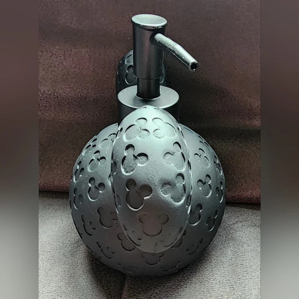 New With Tags Disney Mickey Mouse Black Shape Pattern Soap Dispenser 6